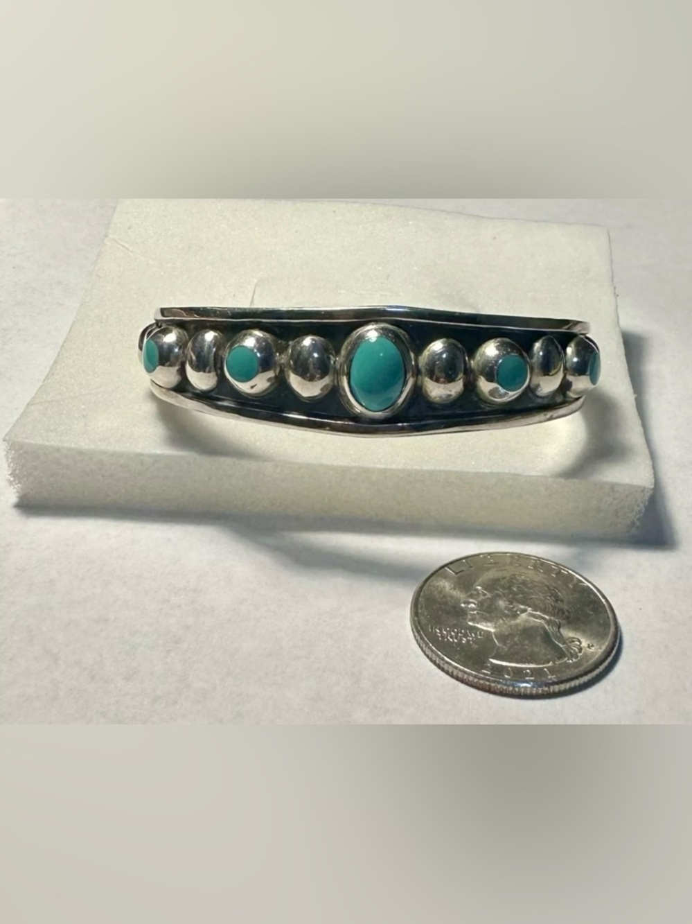 Sterling 925 Cuff Bracelet Vivid Blue Turquoises Mexico 13 grams - Picture 16 of 16